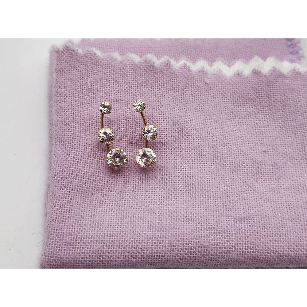 14KT Yellow Gold JCM Cubic Zirconia Stud Earrings Center Post Graduated Stones